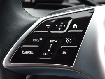 Mercedes-Benz C-Klasse 180 AUTOMAAT | AVANTGARDE | LED | SFEERVERLICHTING | NAVI | CAMER